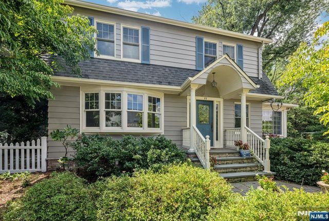 77 Lake Avenue, Midland Park, NJ 07432