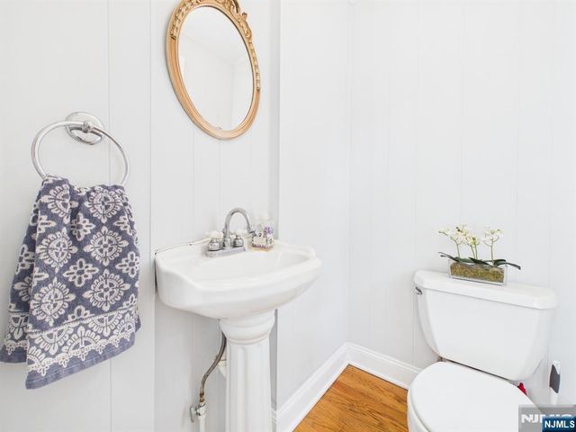 77 Lake Avenue, Midland Park, NJ 07432