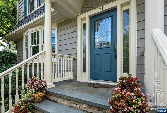 77 Lake Avenue, Midland Park, NJ 07432