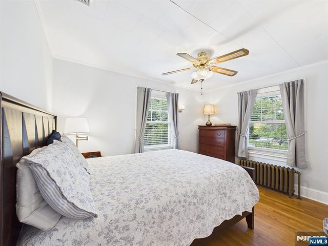 77 Lake Avenue, Midland Park, NJ 07432