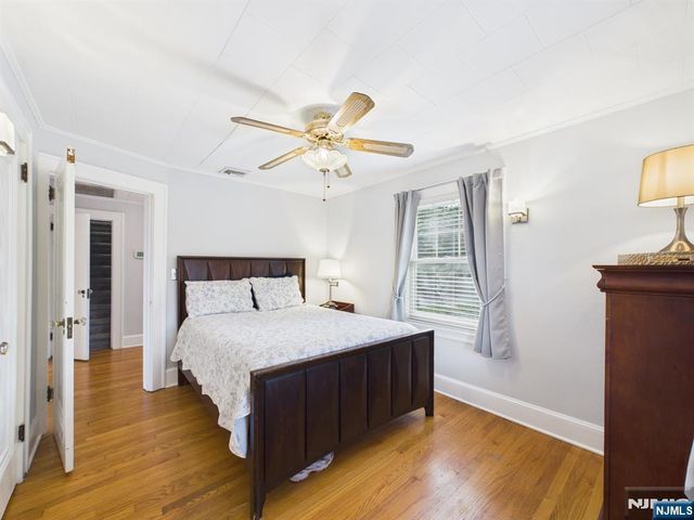 77 Lake Avenue, Midland Park, NJ 07432