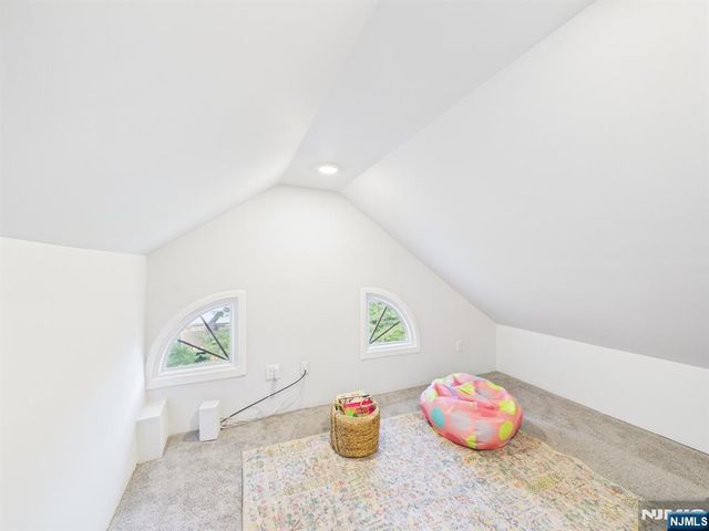 77 Lake Avenue, Midland Park, NJ 07432