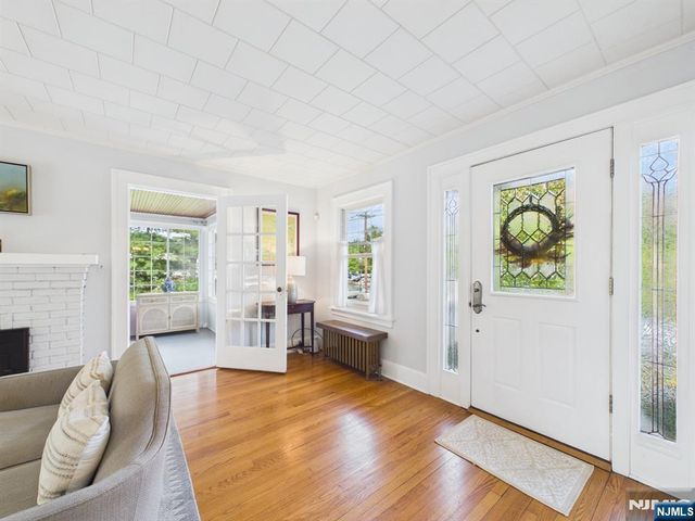 77 Lake Avenue, Midland Park, NJ 07432