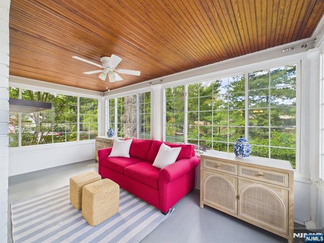 77 Lake Avenue, Midland Park, NJ 07432