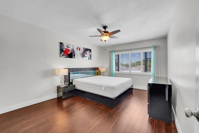 2230 NE 56th Place 223, Fort Lauderdale, FL 33308