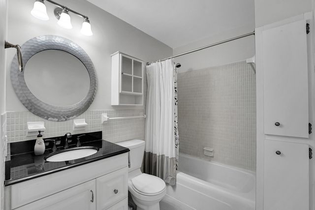 2230 NE 56th Place 223, Fort Lauderdale, FL 33308