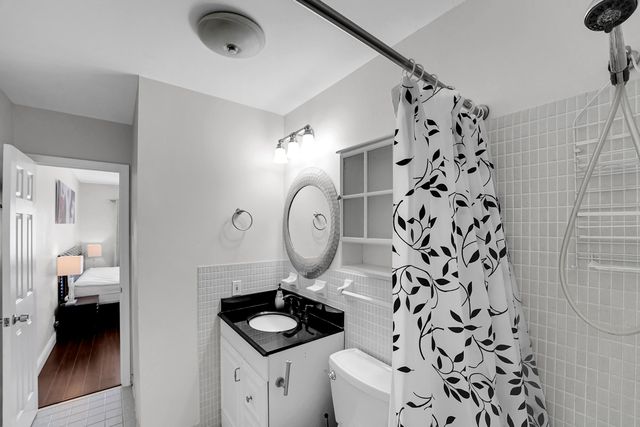 2230 NE 56th Place 223, Fort Lauderdale, FL 33308