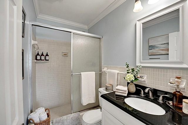 2230 NE 56th Place 223, Fort Lauderdale, FL 33308