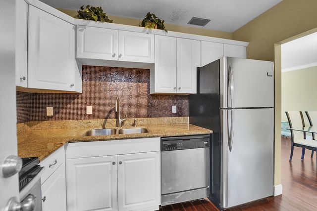2230 NE 56th Place 223, Fort Lauderdale, FL 33308