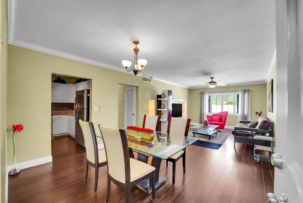 2230 NE 56th Place 223, Fort Lauderdale, FL 33308