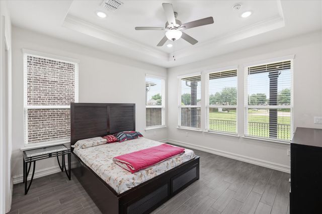 217 Jones Street, Irving, TX 75063