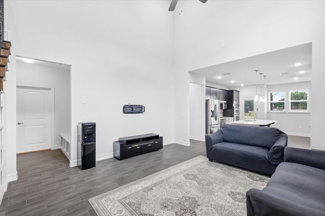 217 Jones Street, Irving, TX 75063