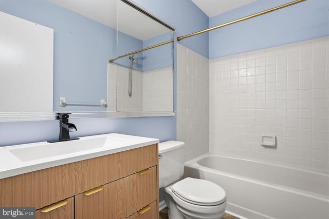 656 TOMLINSON LN, Yardley, PA 19067