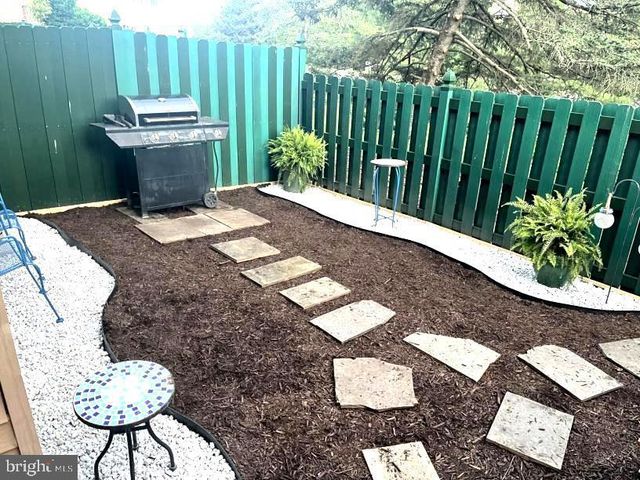 656 TOMLINSON LN, Yardley, PA 19067