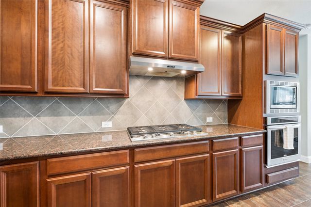 1374 Sandhurst Drive, Roanoke, TX 76262