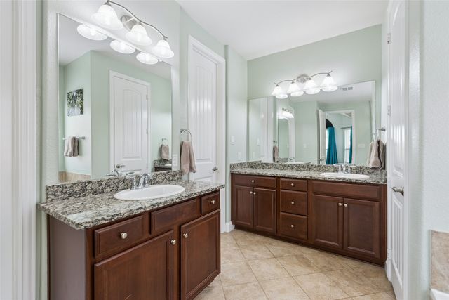 1374 Sandhurst Drive, Roanoke, TX 76262