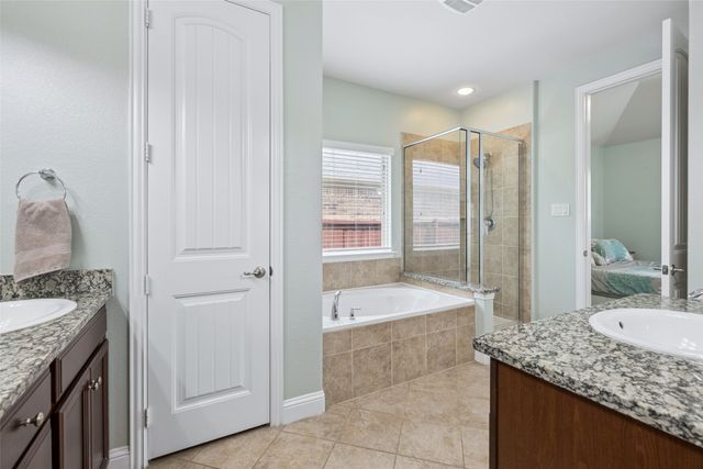 1374 Sandhurst Drive, Roanoke, TX 76262