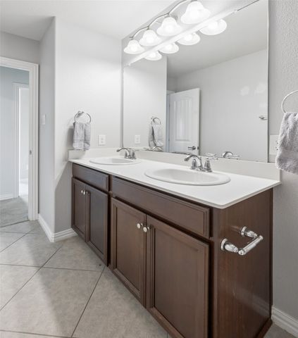 1374 Sandhurst Drive, Roanoke, TX 76262
