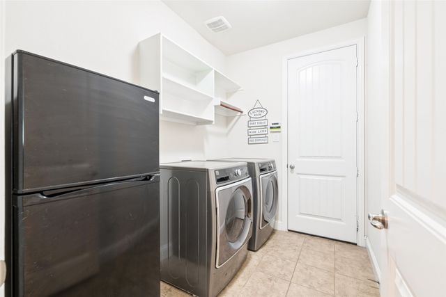 1374 Sandhurst Drive, Roanoke, TX 76262