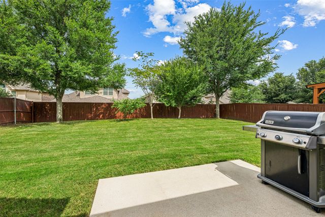 1374 Sandhurst Drive, Roanoke, TX 76262