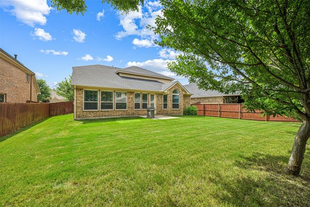 1374 Sandhurst Drive, Roanoke, TX 76262