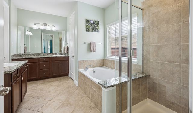 1374 Sandhurst Drive, Roanoke, TX 76262