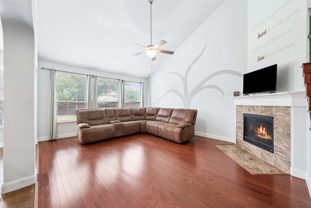 1374 Sandhurst Drive, Roanoke, TX 76262