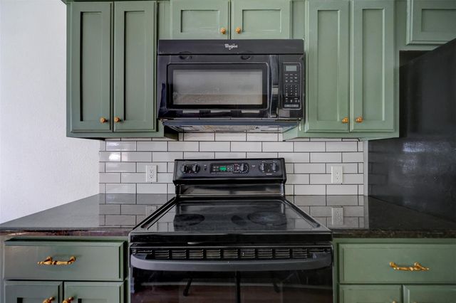 512 Eberhart LN 1403, Austin, TX 78745