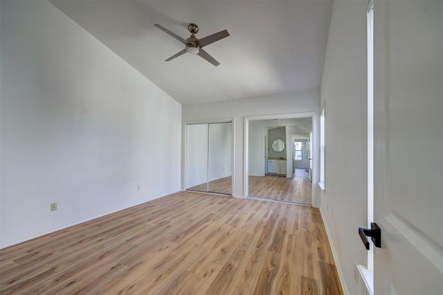 512 Eberhart LN 1403, Austin, TX 78745