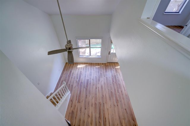 512 Eberhart LN 1403, Austin, TX 78745