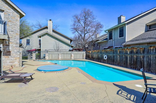 512 Eberhart LN 1403, Austin, TX 78745