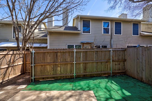 512 Eberhart LN 1403, Austin, TX 78745