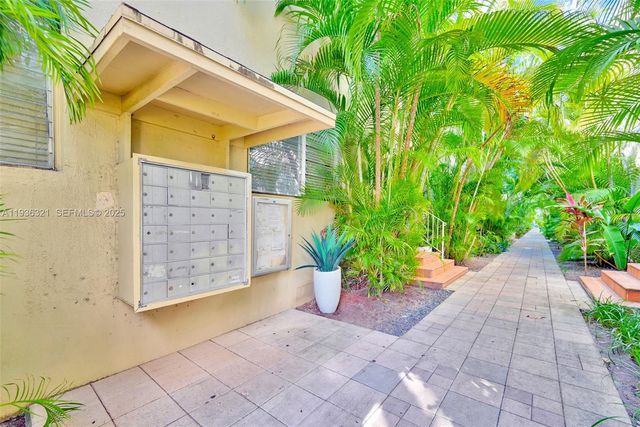 4730 Pine Tree Dr 14, Miami Beach, FL 33140