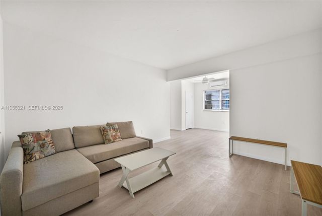 4730 Pine Tree Dr 14, Miami Beach, FL 33140