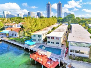 4730 Pine Tree Dr 14, Miami Beach, FL 33140