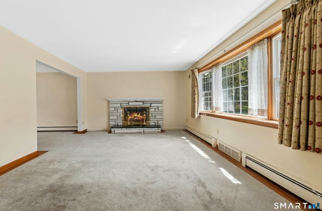 2010 North Street, Fairfield, CT 06824