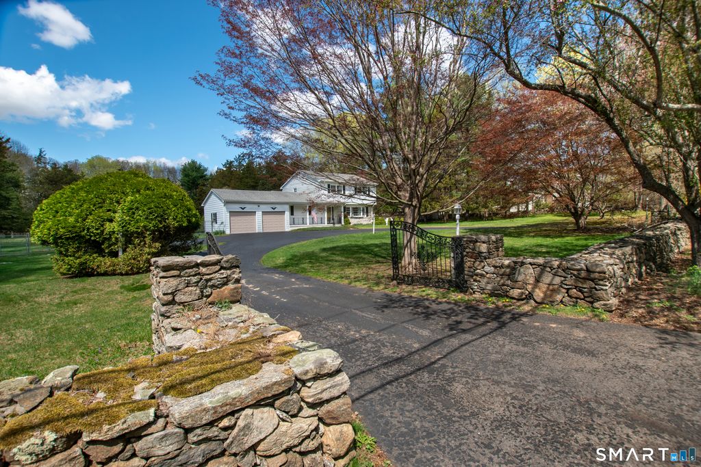 2010 North Street, Fairfield, CT 06824