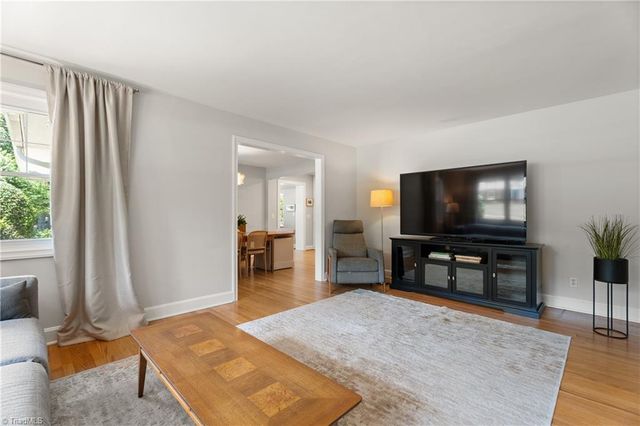 701 Longbow Road, Winston-salem, NC 27104