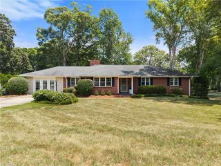 701 Longbow Road, Winston-salem, NC 27104