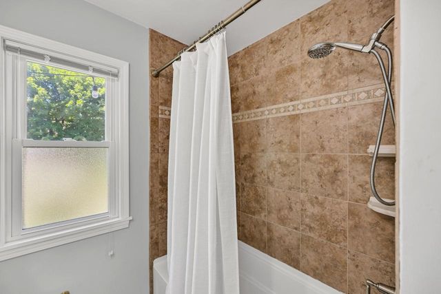 2531 N 80th STREET, Wauwatosa, WI 53213