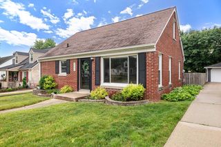 2531 N 80th STREET, Wauwatosa, WI 53213