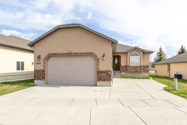 2034 S COTTAGE LN, Garden City, UT 84028