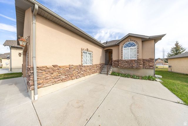 2034 S COTTAGE LN, Garden City, UT 84028