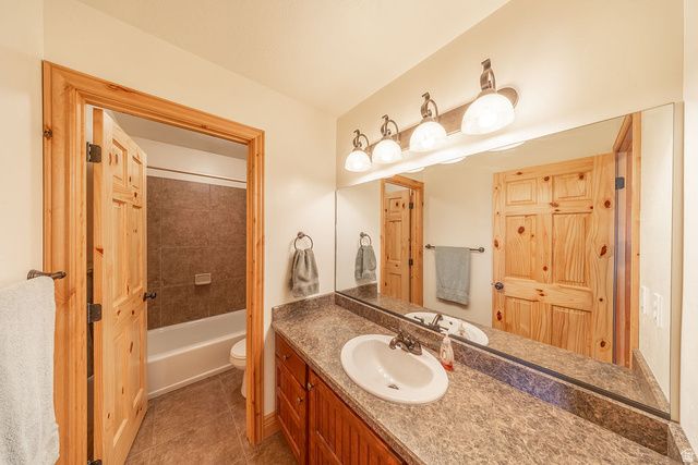 2034 S COTTAGE LN, Garden City, UT 84028