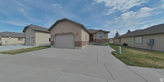 2034 S COTTAGE LN, Garden City, UT 84028