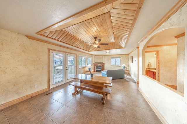 2034 S COTTAGE LN, Garden City, UT 84028