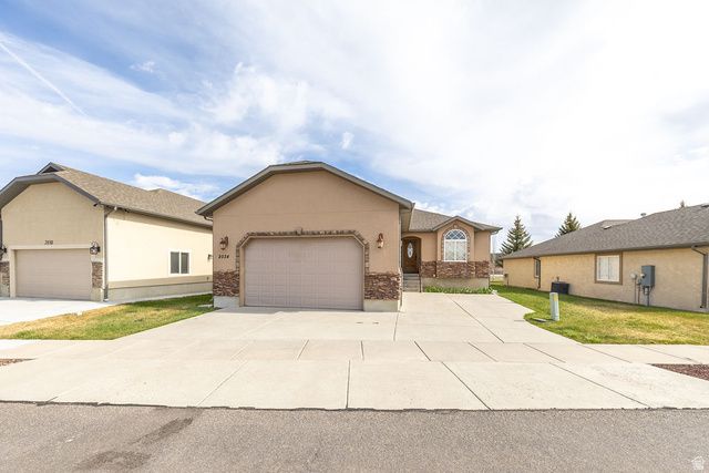 2034 S COTTAGE LN, Garden City, UT 84028