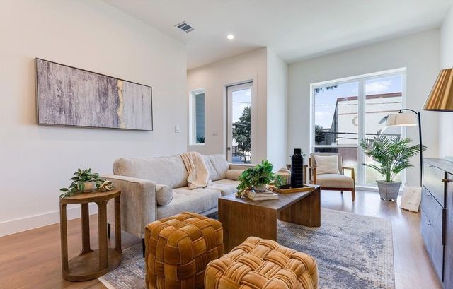 1902 N Carroll Avenue 102, Dallas, TX 75204