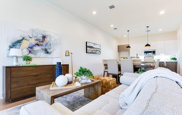 1902 N Carroll Avenue 102, Dallas, TX 75204