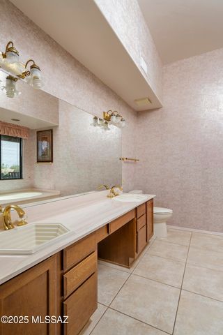 2374 E Calle Los Altos, Tucson, AZ 85718